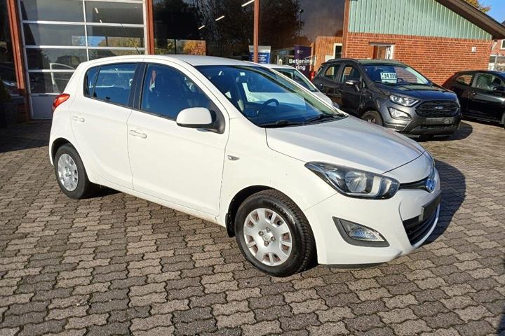 Hvid Hyundai i20 fra 2012