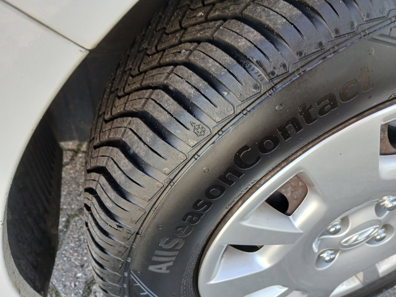 Hvid Hyundai i20 fra 2012