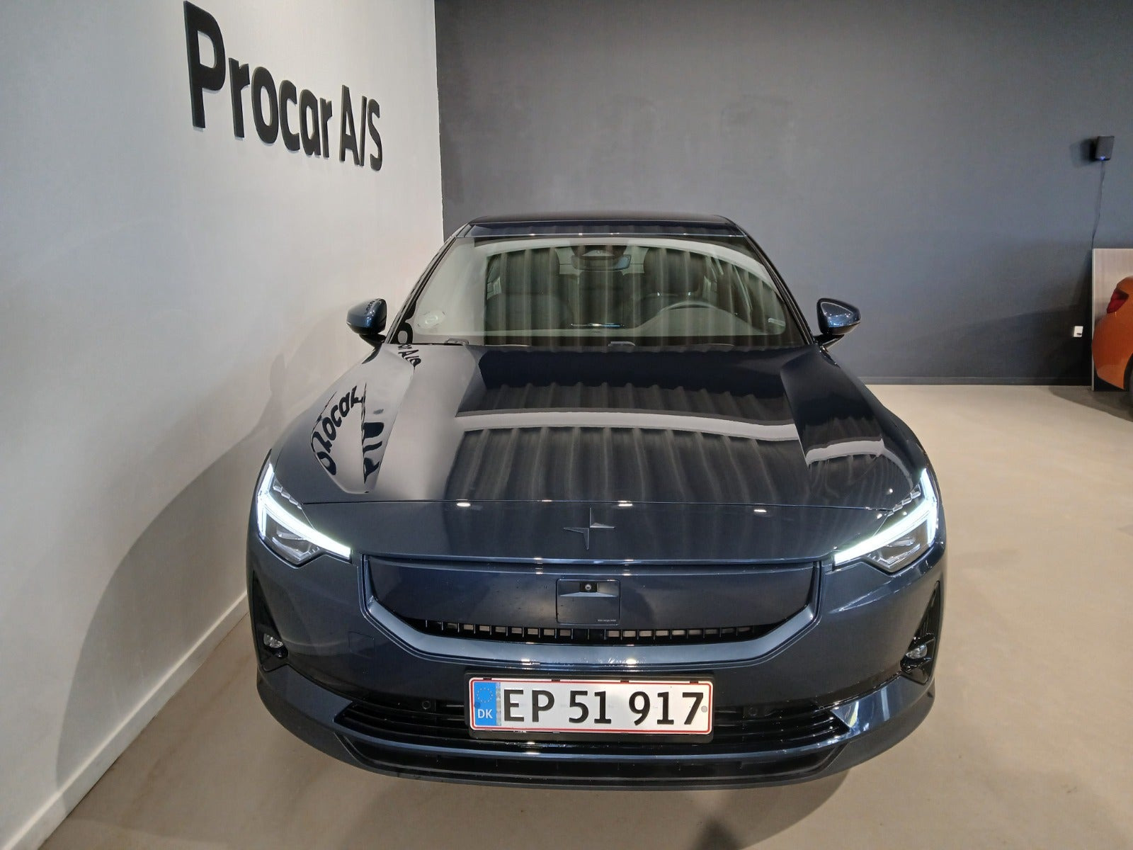Blå Polestar 2 fra 2025