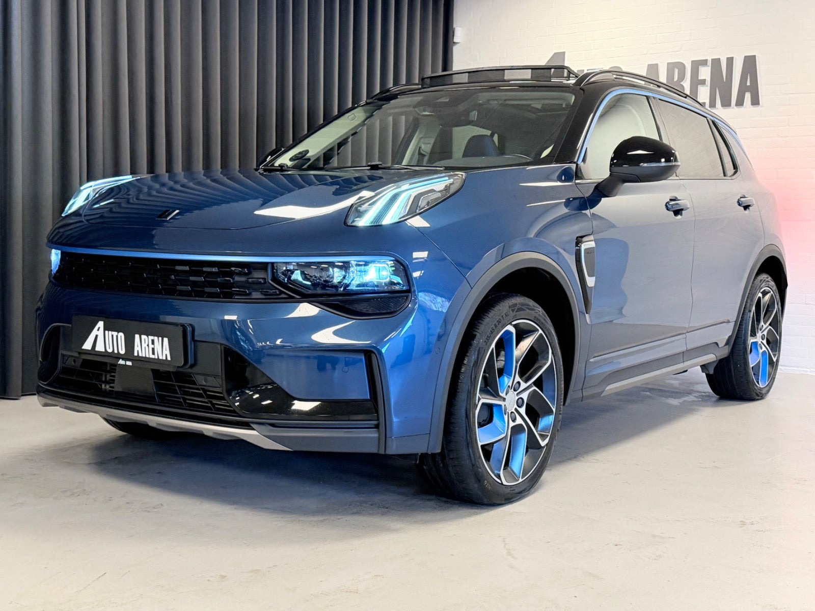 Blå Lynk & Co 01 fra 2021