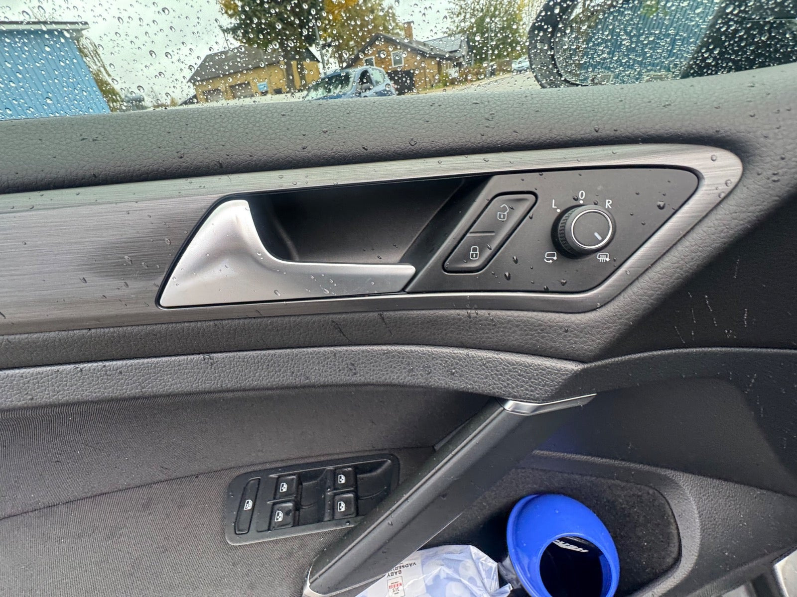 Grå VW Golf VII fra 2019