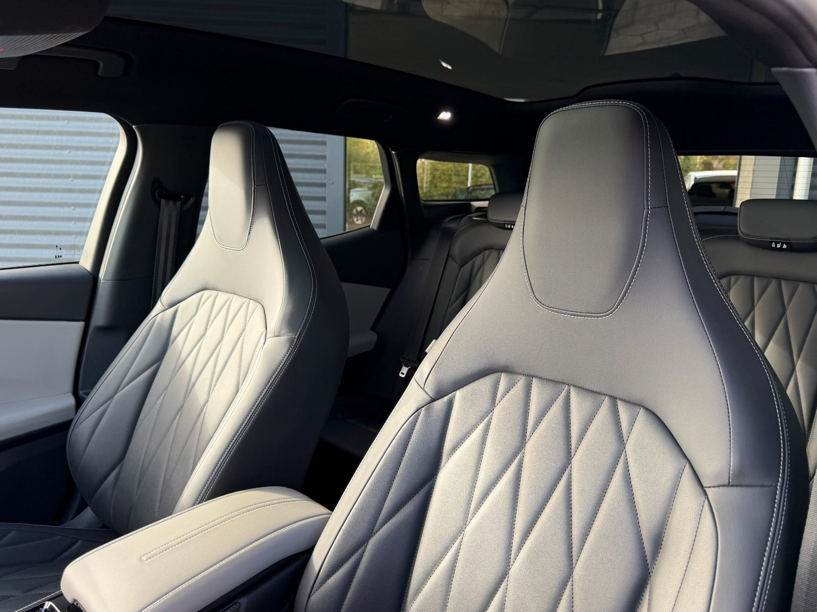 Blå Ford Explorer fra 2024