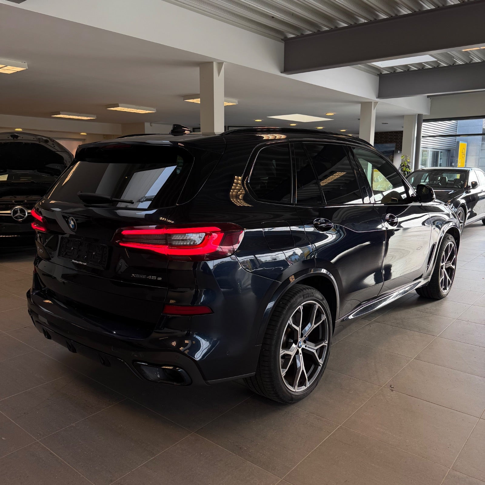 Sort BMW X5 fra 2021