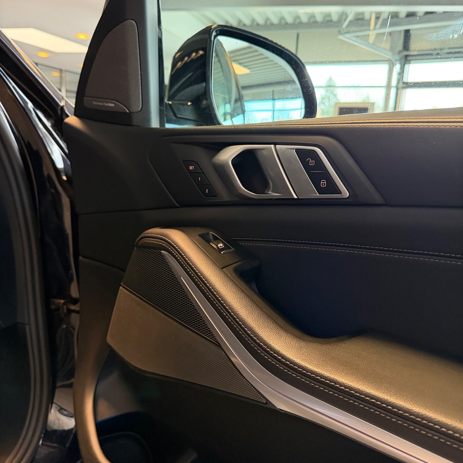 Sort BMW X5 fra 2021