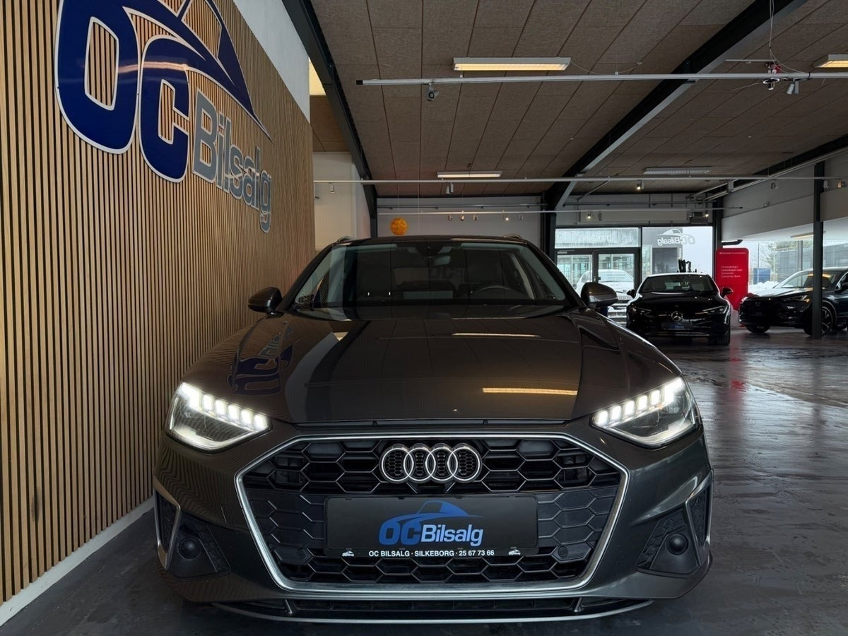 Grå Audi A4 fra 2020