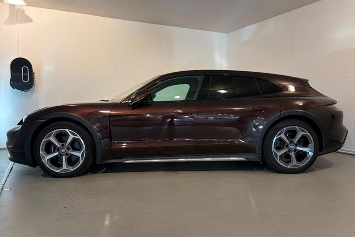 Brun Porsche Taycan 4 fra 2022
