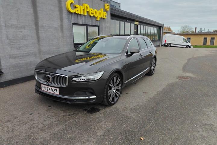 Brun Volvo V90 fra 2022