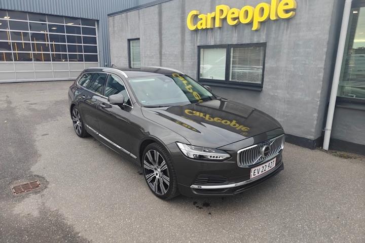Brun Volvo V90 fra 2022