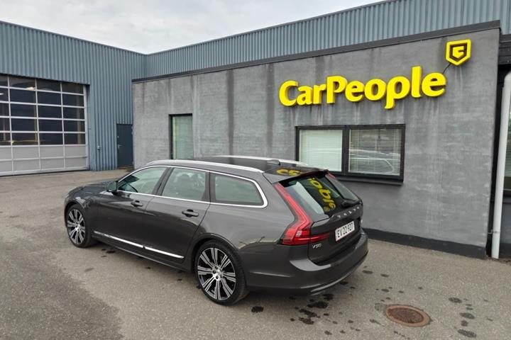 Brun Volvo V90 fra 2022