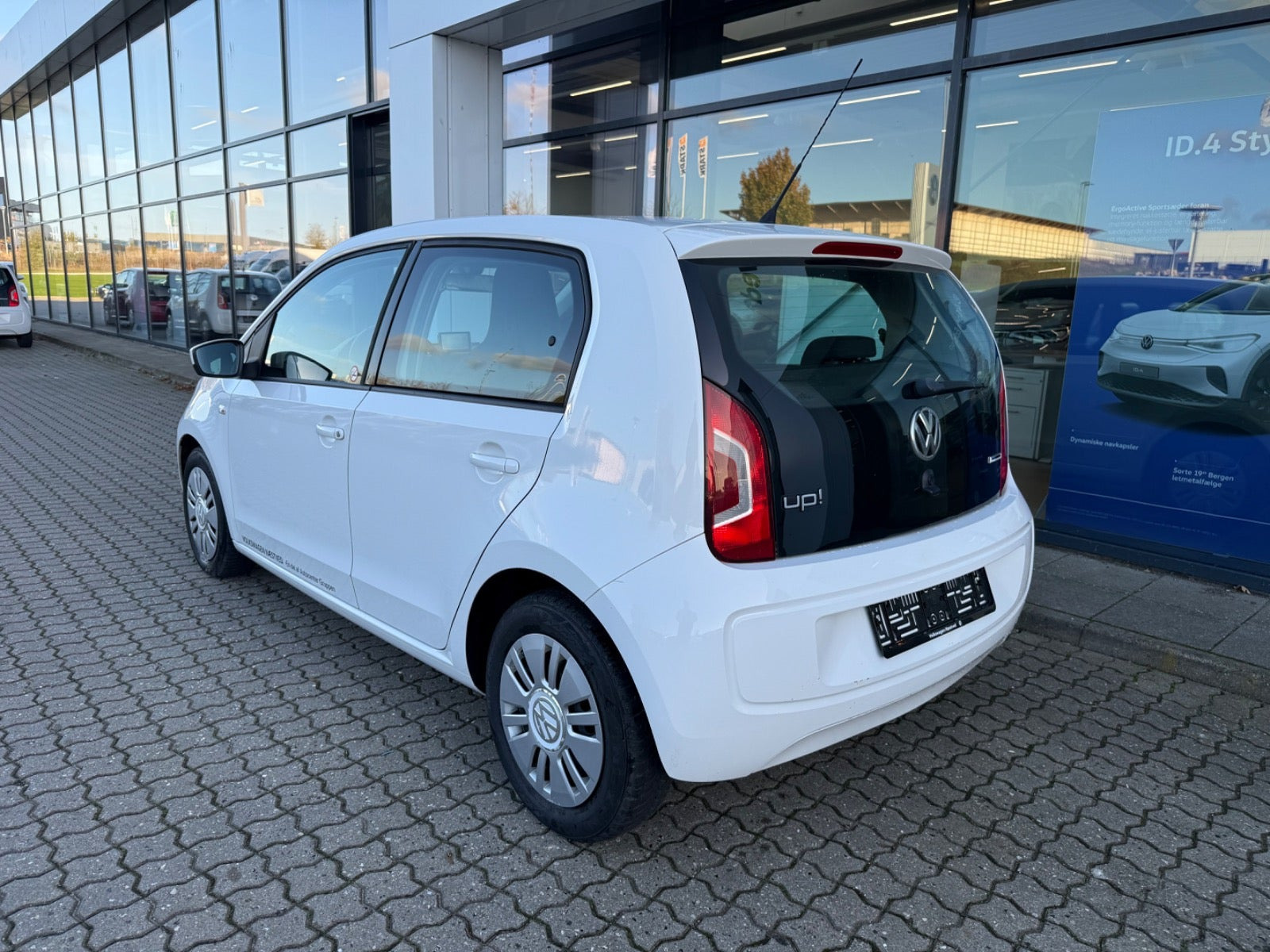 Hvid VW UP! fra 2016