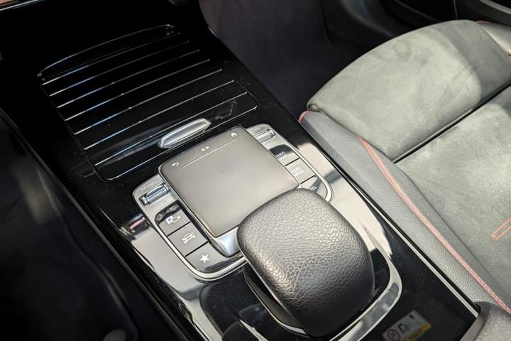 Grå Mercedes A220 fra 2019