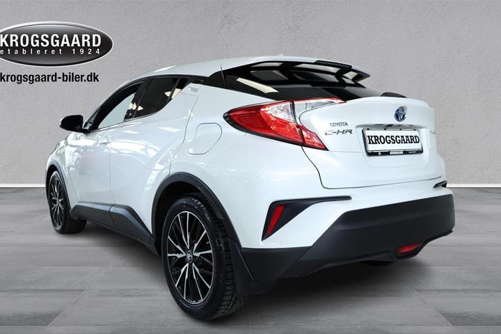 Hvid Toyota C-HR fra 2018