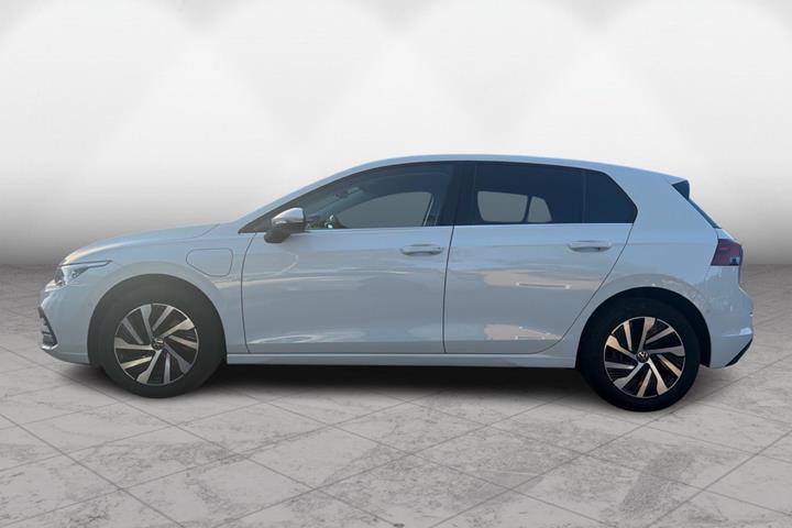 Hvid VW Golf VIII fra 2021