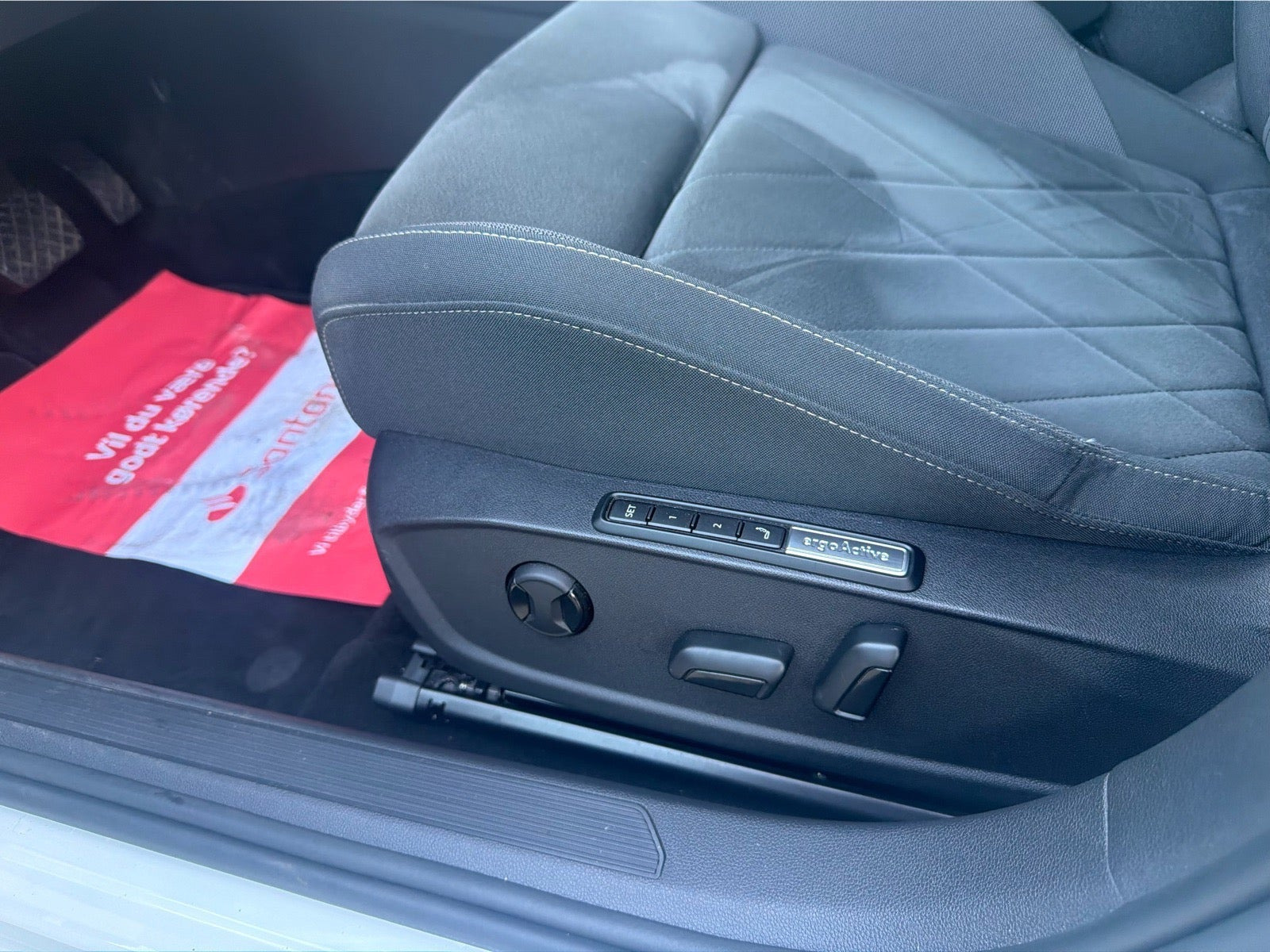 Hvid VW Golf VIII fra 2021