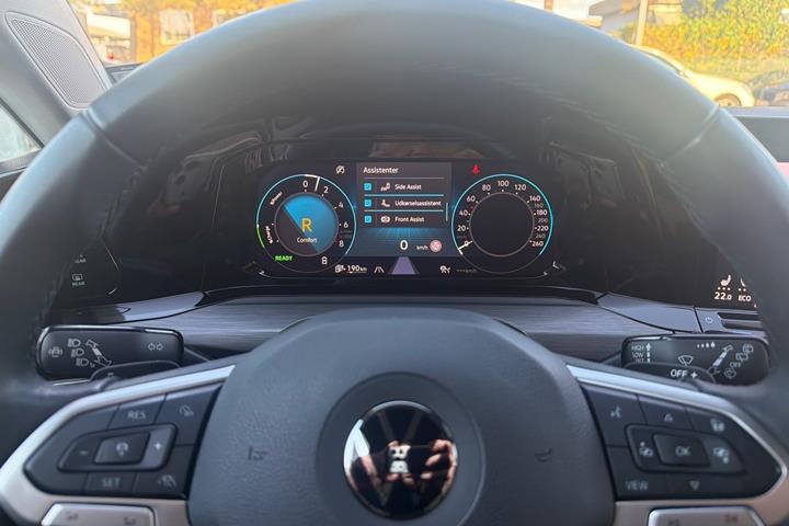 Hvid VW Golf VIII fra 2021