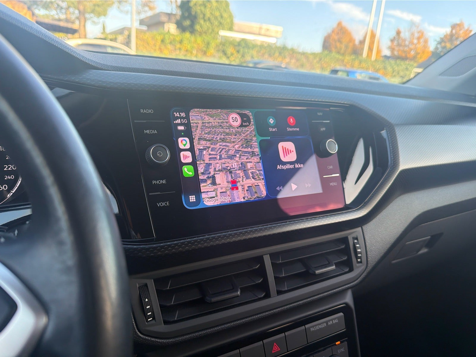Grå VW T-Cross fra 2021