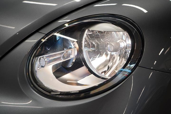 Grå VW The Beetle fra 2017