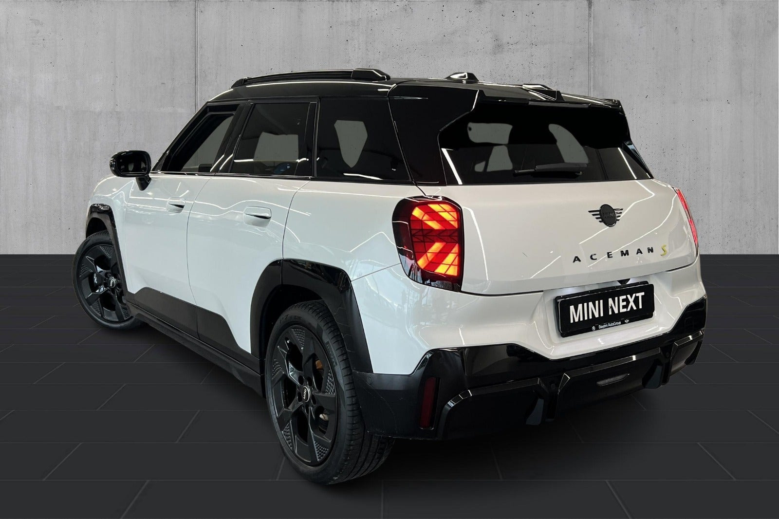 Hvid Mini Aceman SE fra 2025