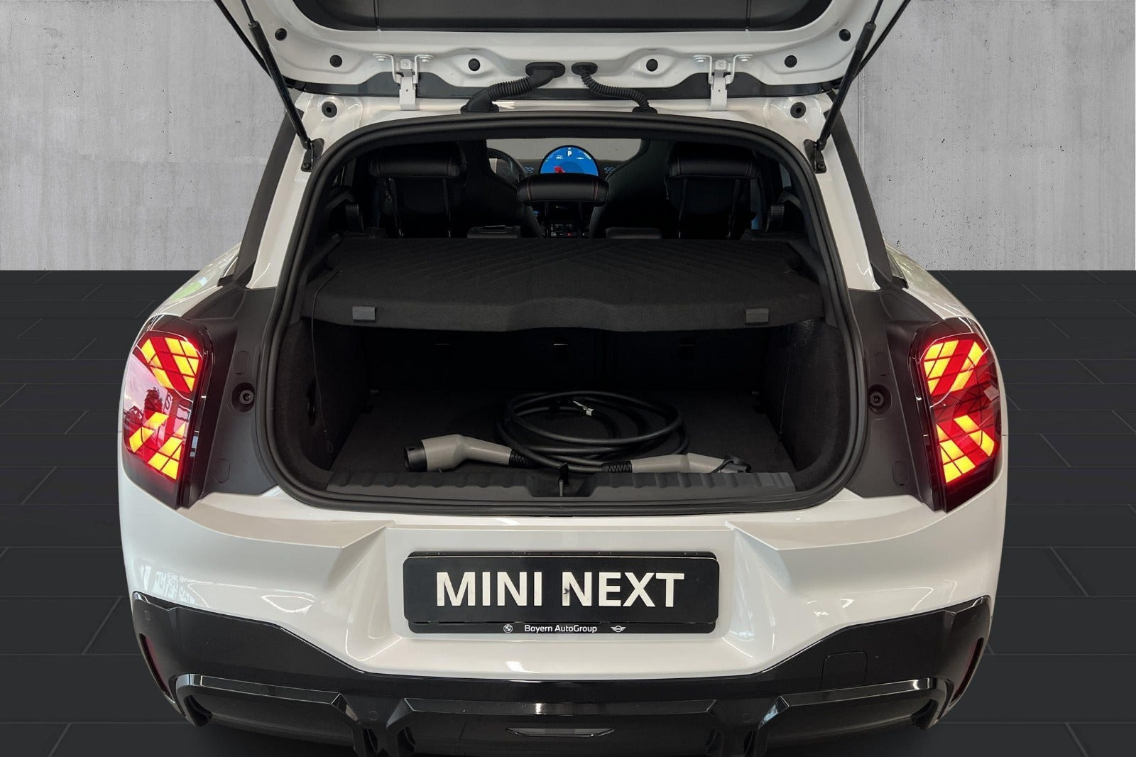 Hvid Mini Aceman SE fra 2025