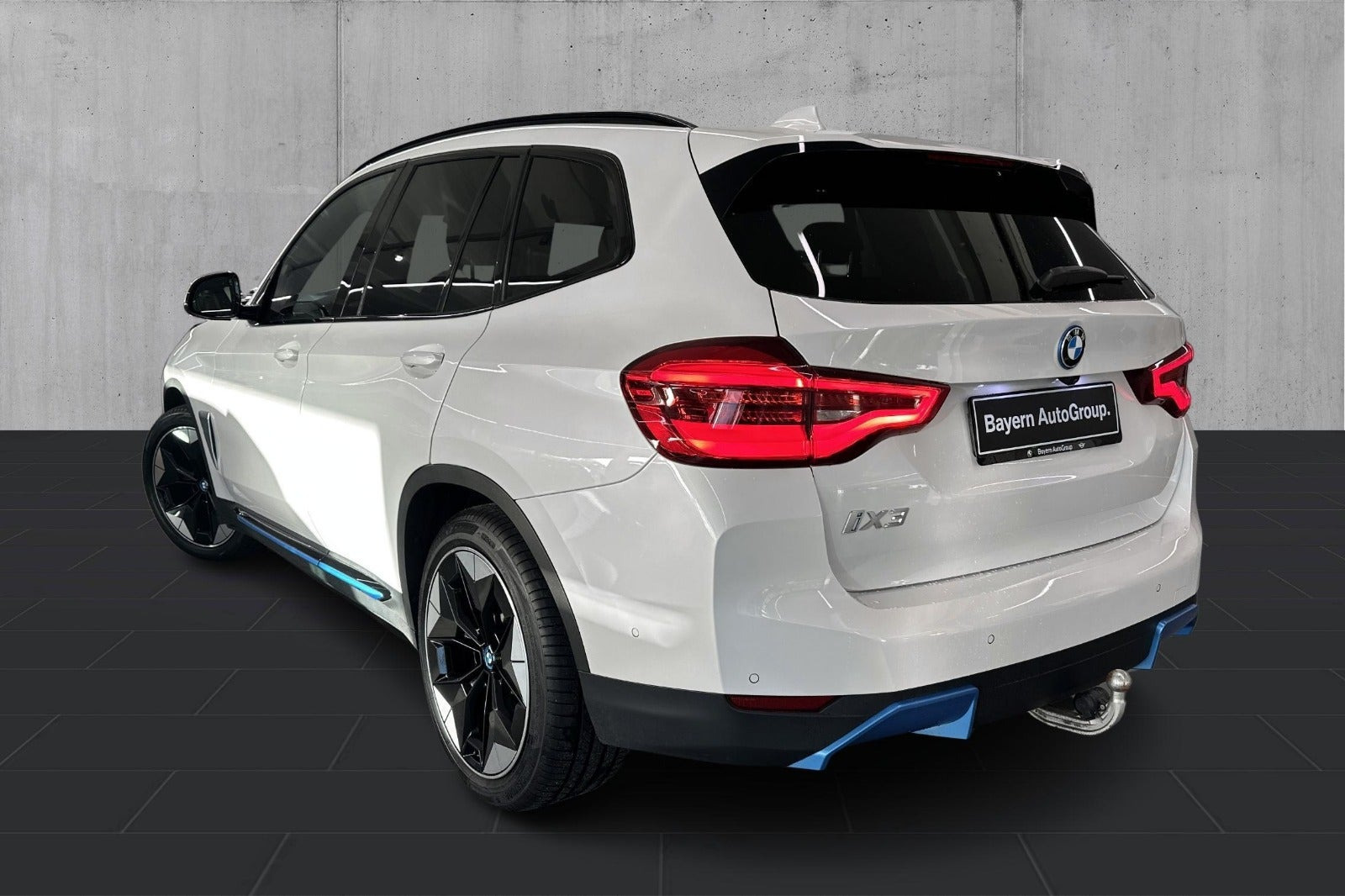 Hvid BMW iX3 fra 2021