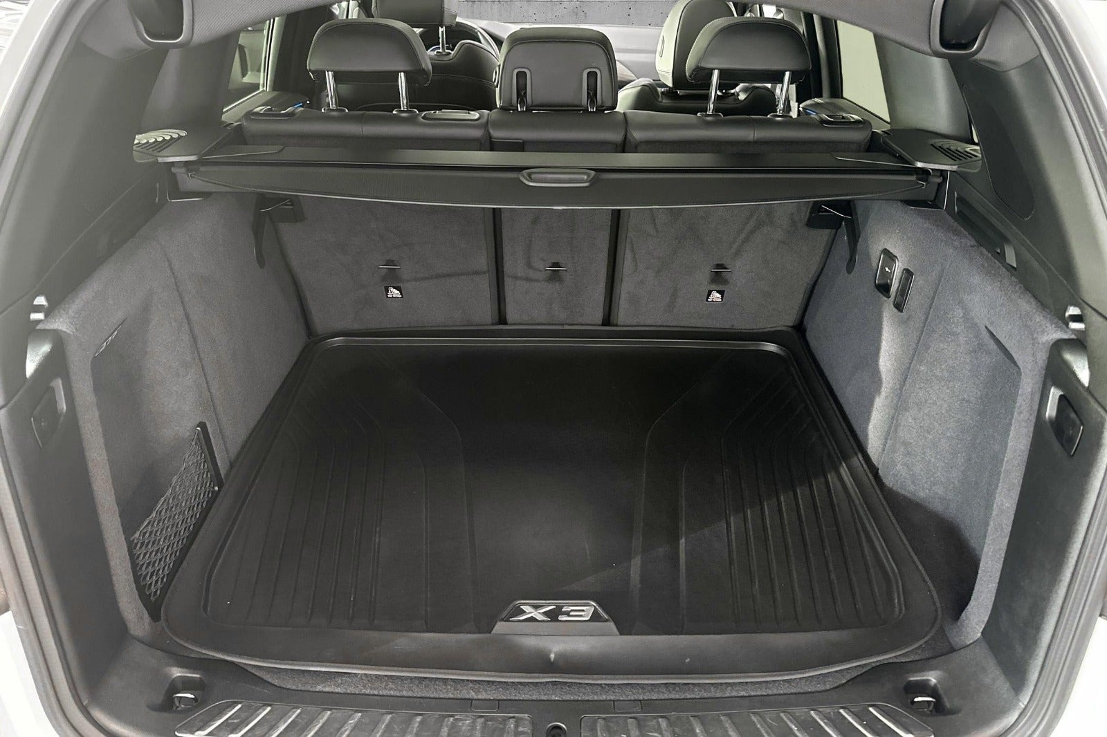 Hvid BMW iX3 fra 2021