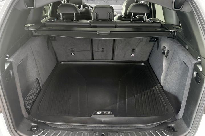 Hvid BMW iX3 fra 2021