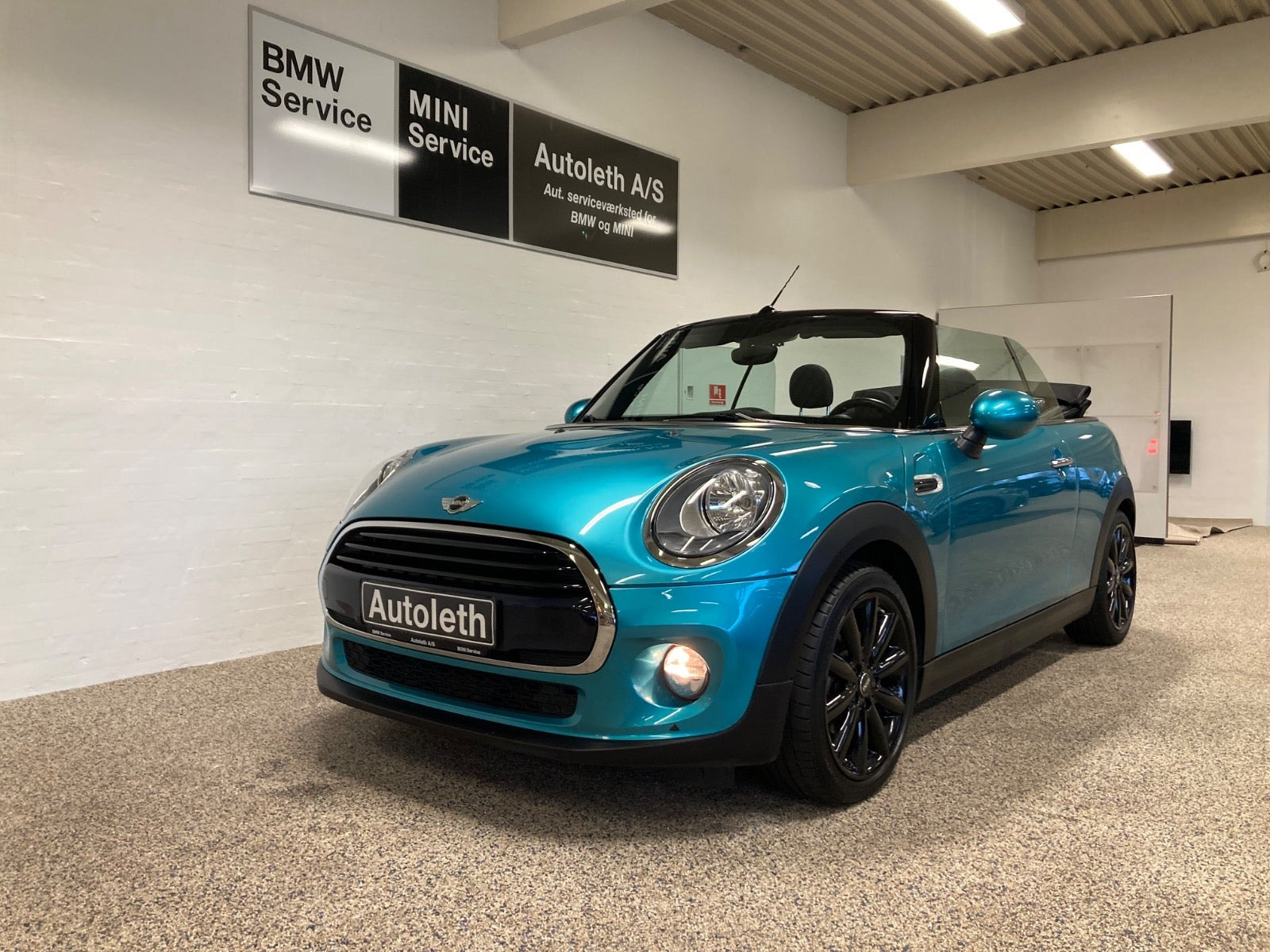 Blå Mini Cooper fra 2016