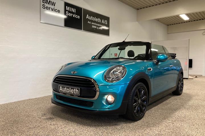 Blå Mini Cooper fra 2016