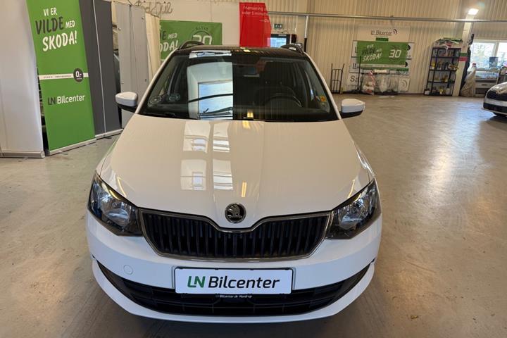 Sort Skoda Fabia fra 2016