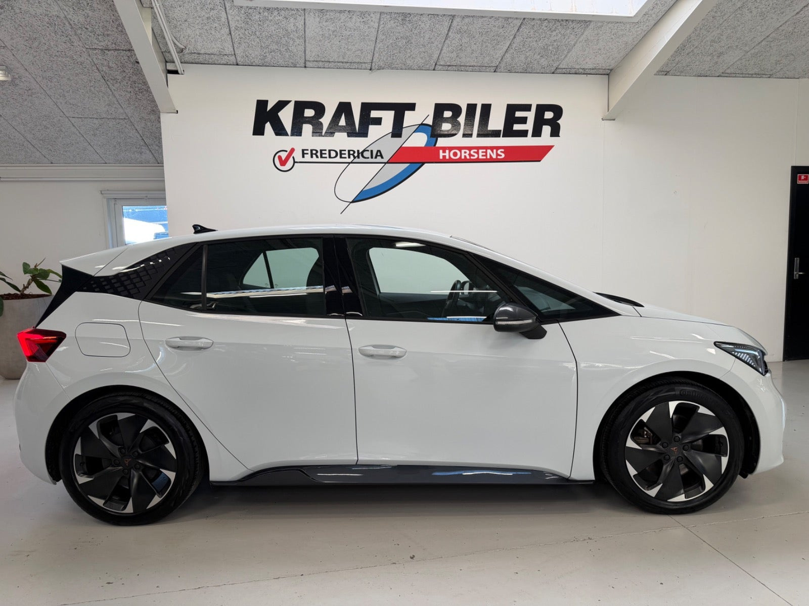 Hvid Cupra Born fra 2023