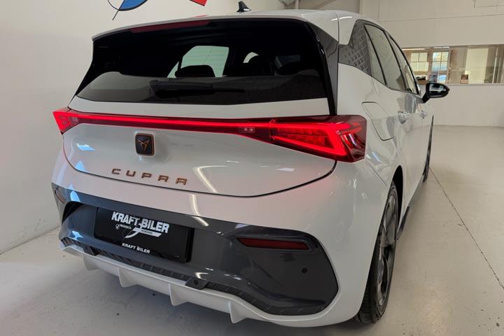 Hvid Cupra Born fra 2023