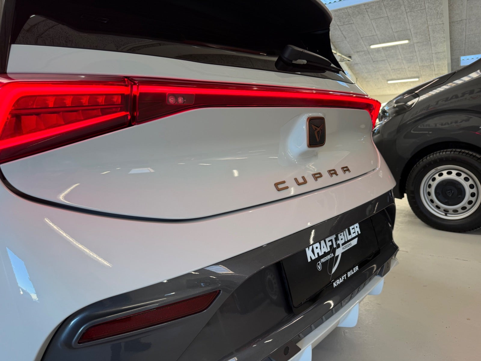 Hvid Cupra Born fra 2023