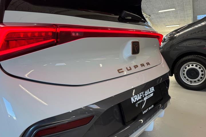 Hvid Cupra Born fra 2023