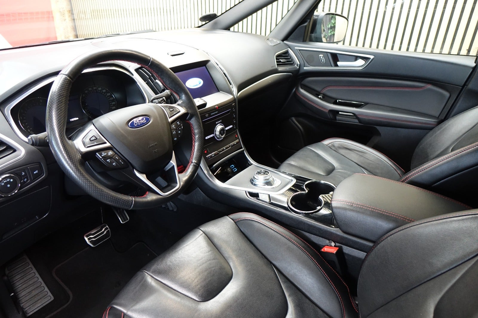 Sort Ford S-MAX fra 2020