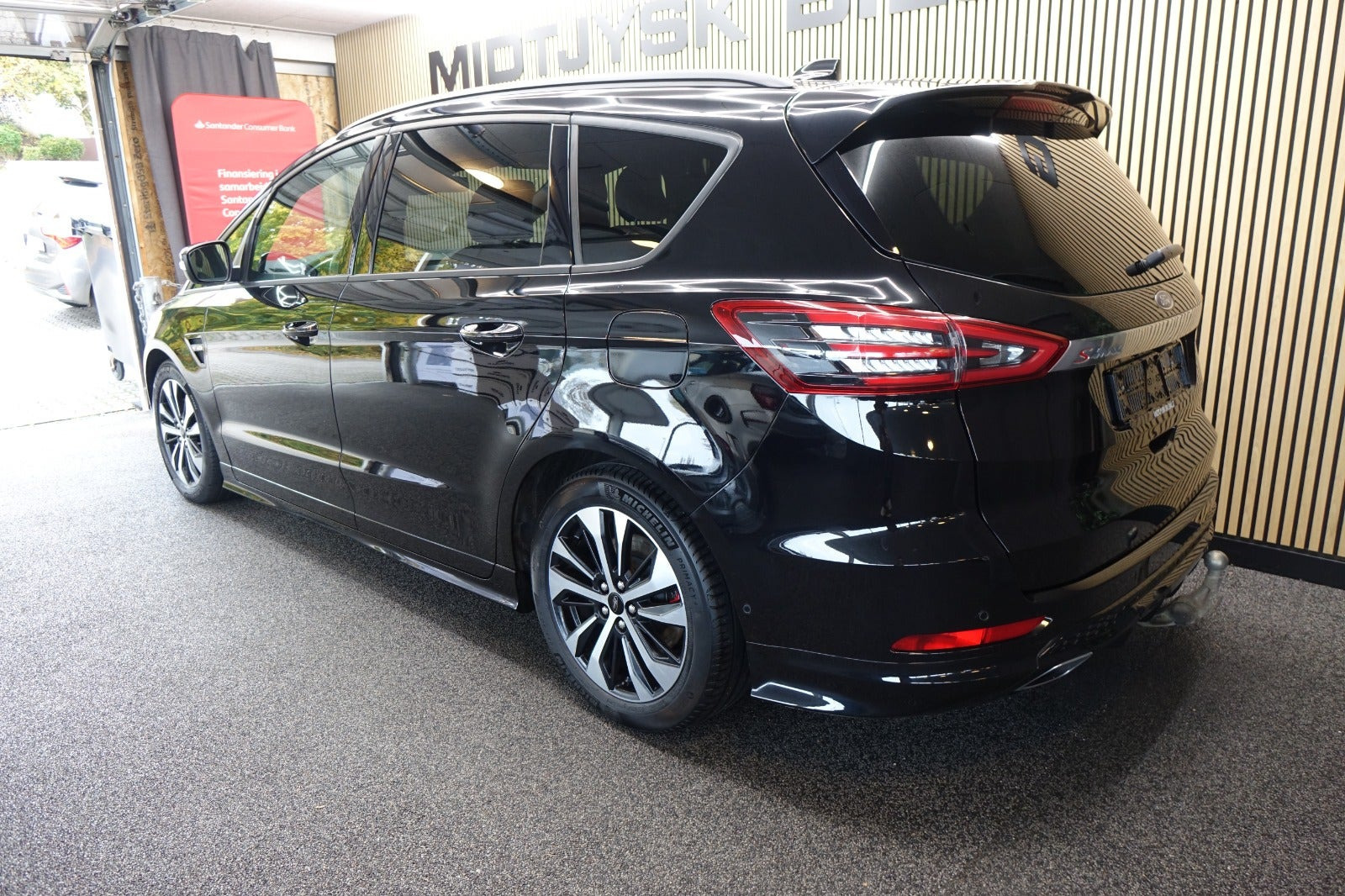 Sort Ford S-MAX fra 2020