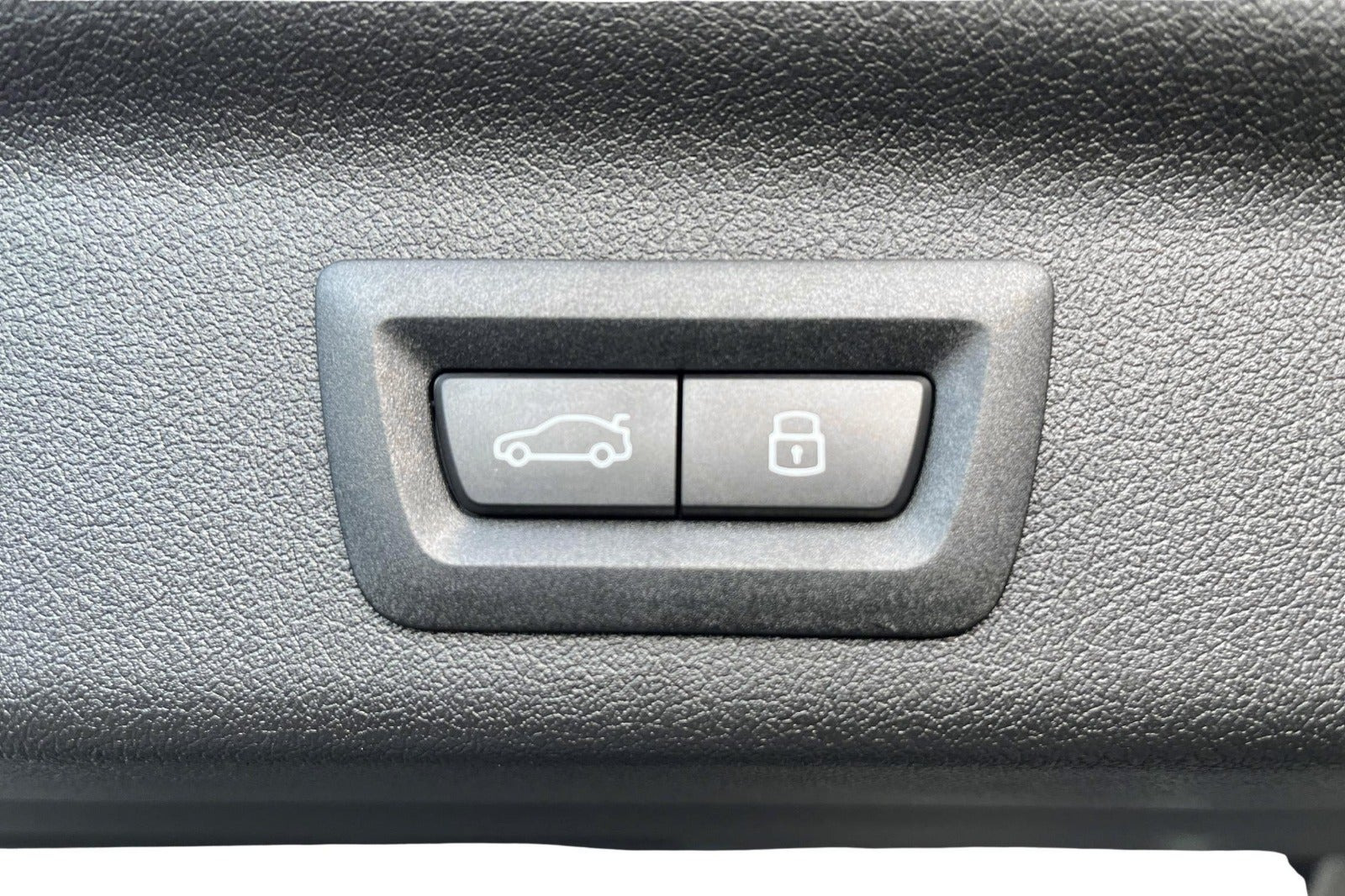 Sølv BMW iX1 fra 2026