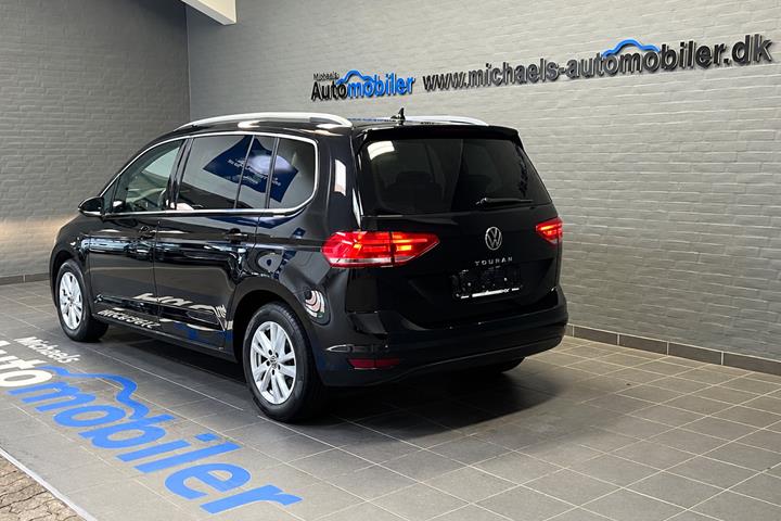 Sort VW Touran fra 2021