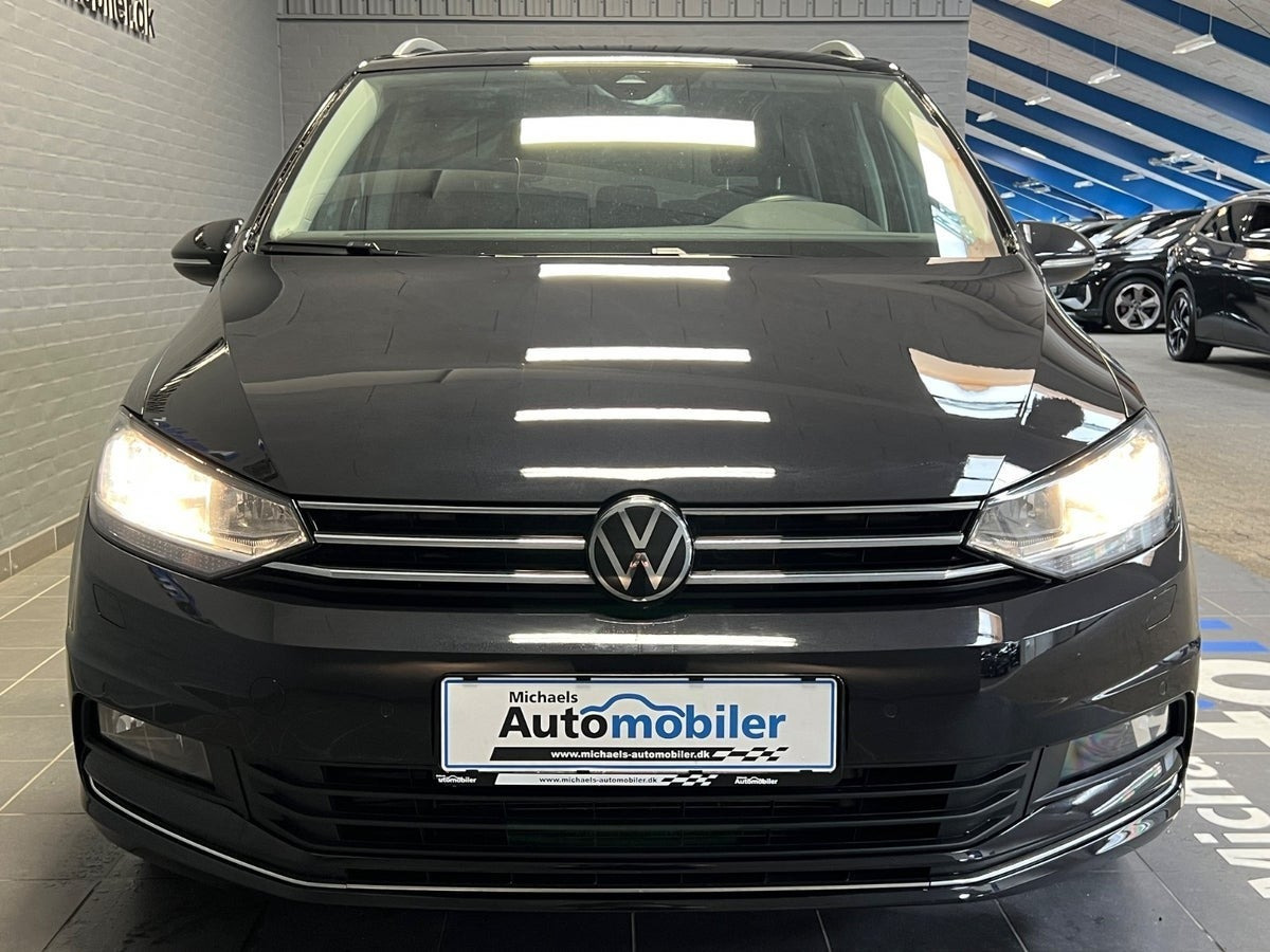 Sort VW Touran fra 2021