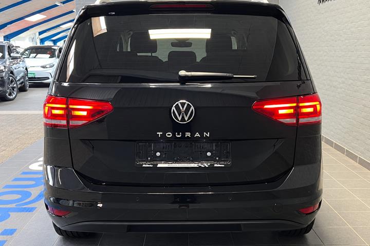 Sort VW Touran fra 2021