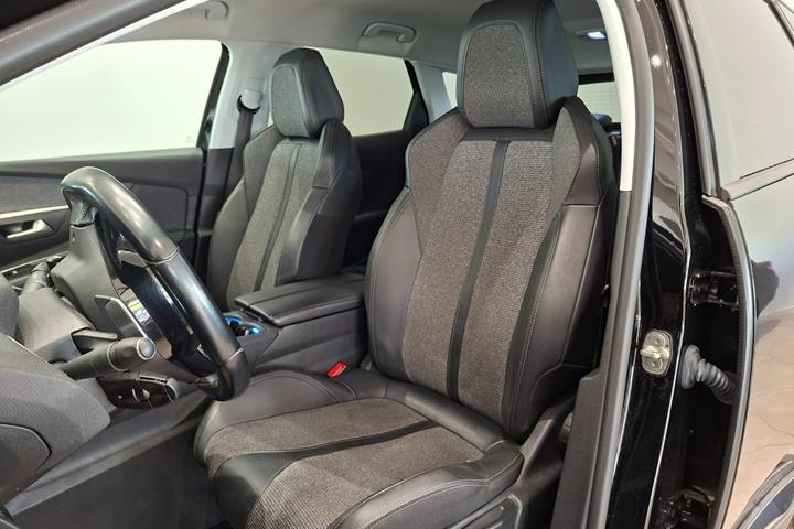 Sort Peugeot 3008 fra 2019