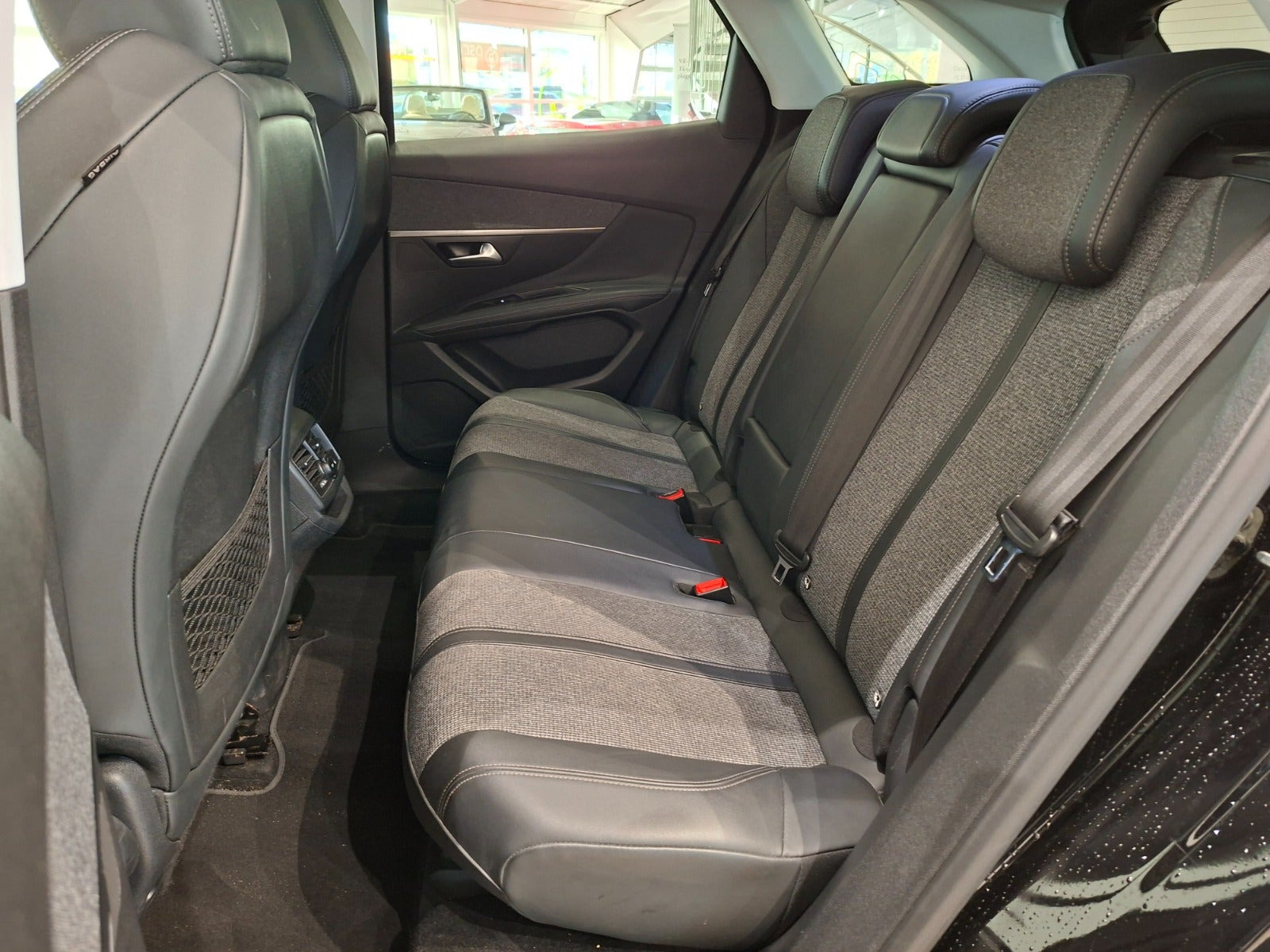 Sort Peugeot 3008 fra 2019