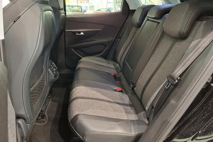Sort Peugeot 3008 fra 2019