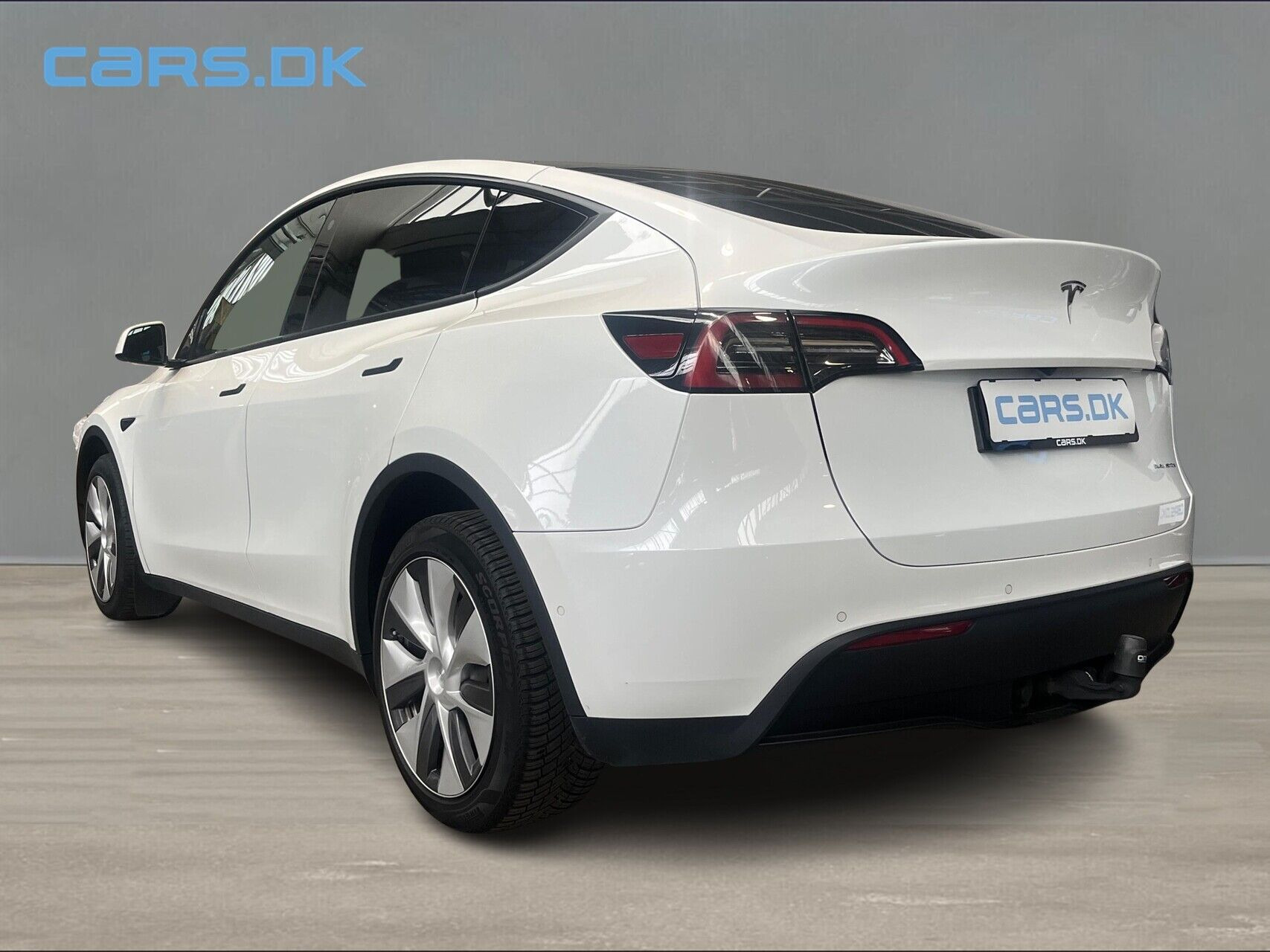 Hvid Tesla Model Y fra 2022