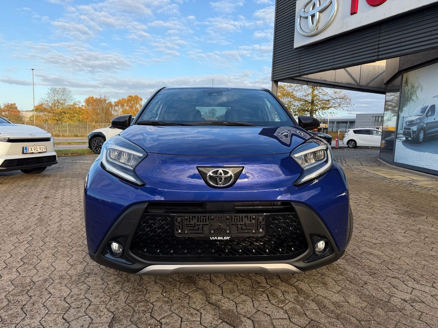 Blå Toyota Aygo X fra 2022