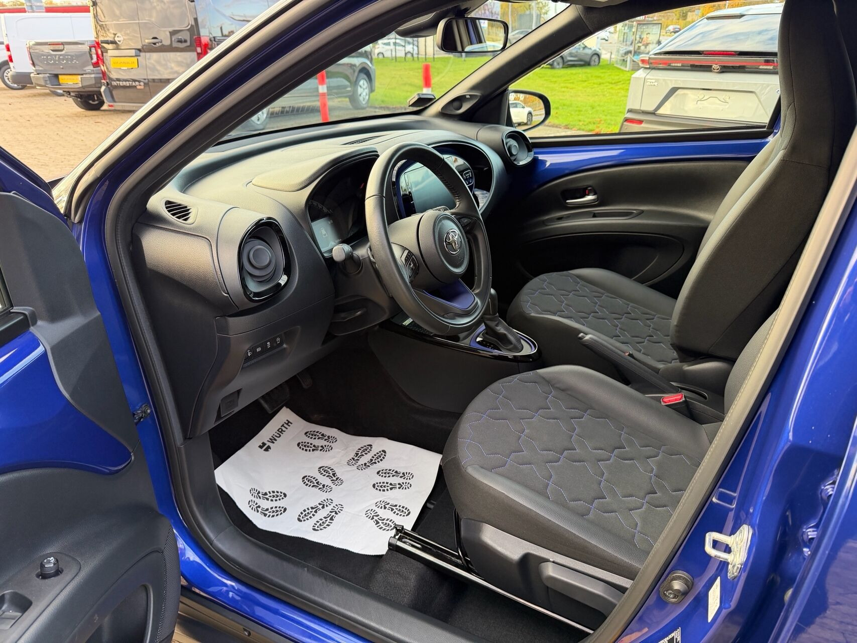 Blå Toyota Aygo X fra 2022