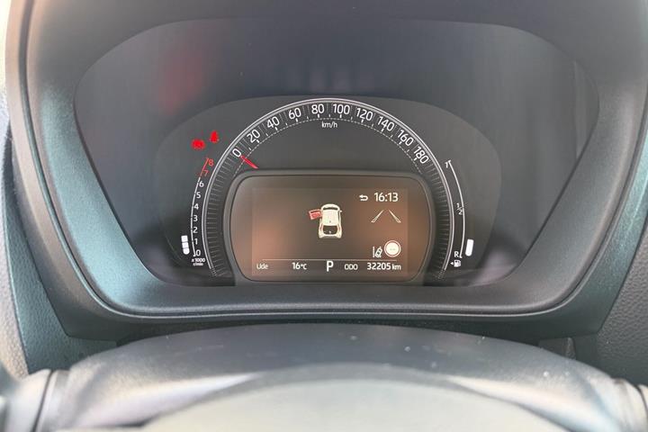 Blå Toyota Aygo X fra 2022