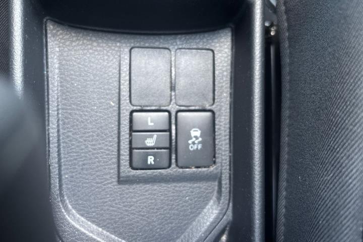 Grå Toyota Yaris fra 2020