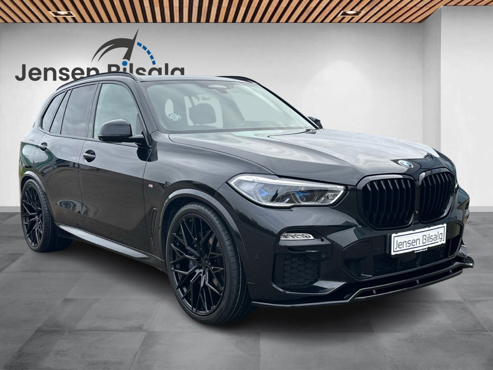 Gul BMW X5 fra 2020