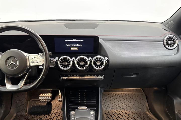 Sort Mercedes EQA250 fra 2023