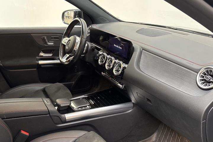 Sort Mercedes EQA250 fra 2023